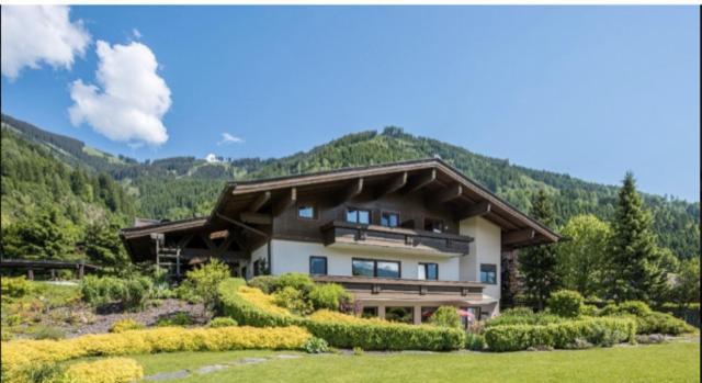 Haus Wenger Mountain View & Swimming Pool Apartment คาพรูน ภายนอก รูปภาพ