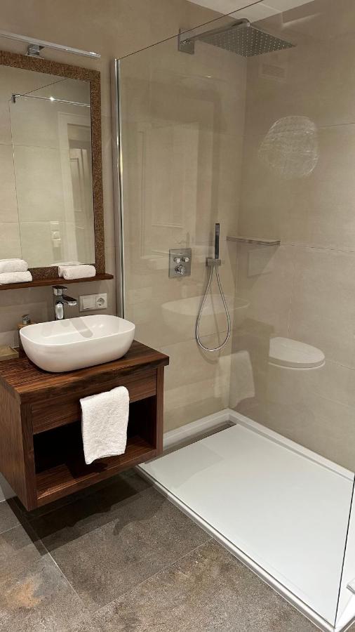 Haus Wenger Mountain View & Swimming Pool Apartment คาพรูน ภายนอก รูปภาพ