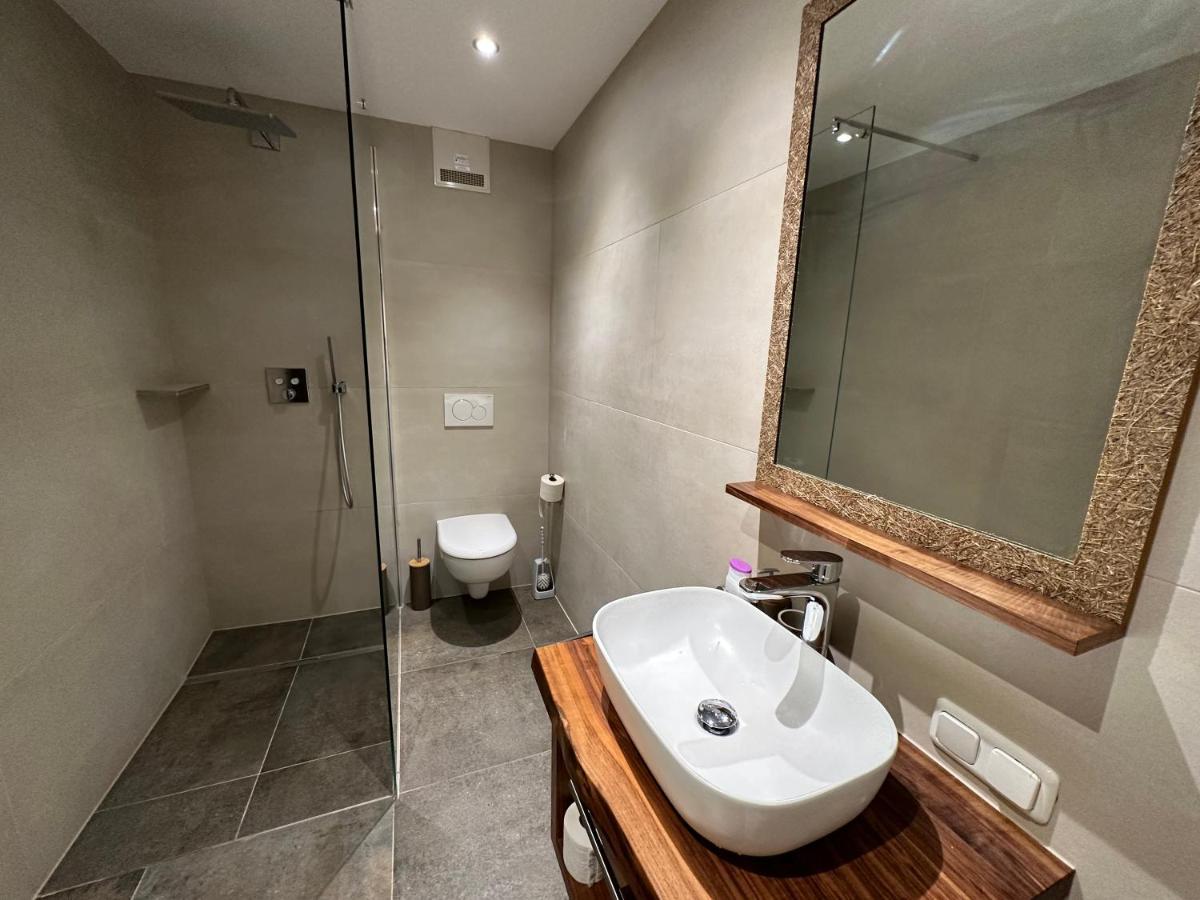 Haus Wenger Mountain View & Swimming Pool Apartment คาพรูน ภายนอก รูปภาพ