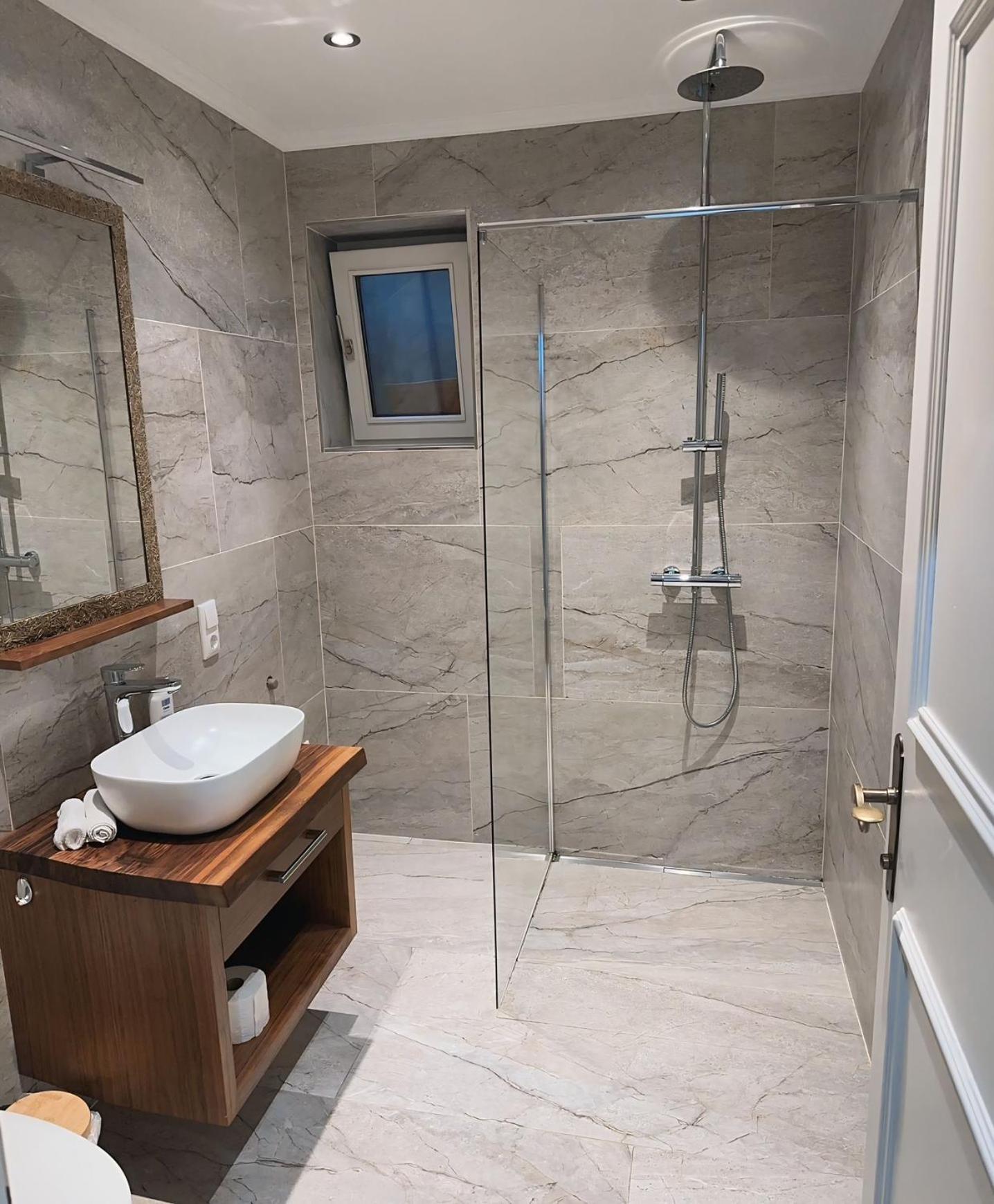 Haus Wenger Mountain View & Swimming Pool Apartment คาพรูน ภายนอก รูปภาพ